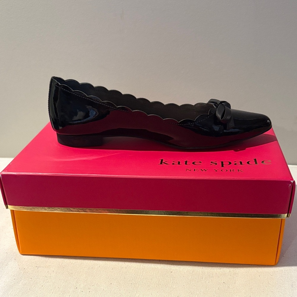 Kate Spade Glossy Black Scalloped Flats - Picture 3 of 4